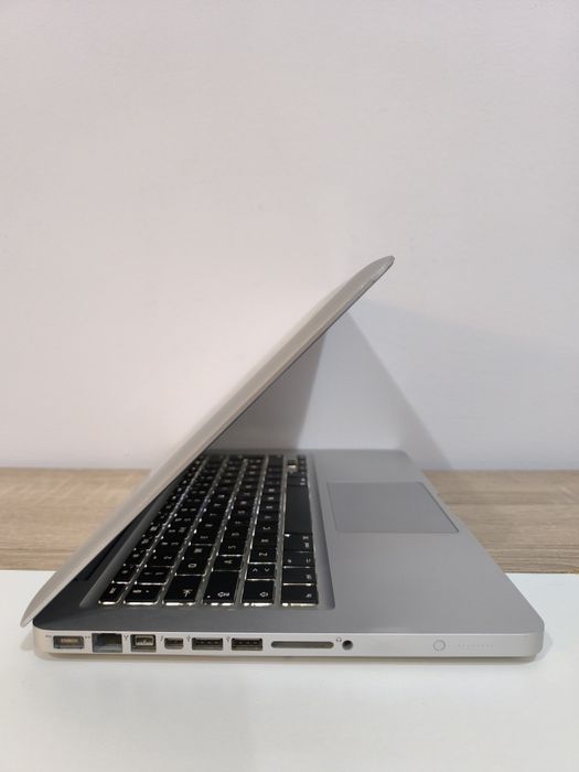 Macbook Pro 13" i5 8gb 128gb ssd Video 1.5gb