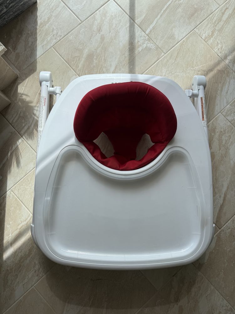 Бебешка проходилка Joovy Spoon, стабилна, удобна и лесна за почистване