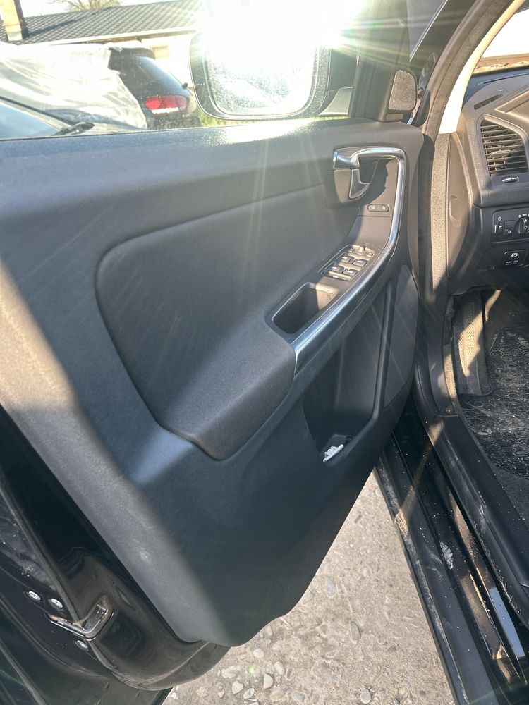 Față de ușă interior  stânga față Volvo XC 60 2012 volan stânga
