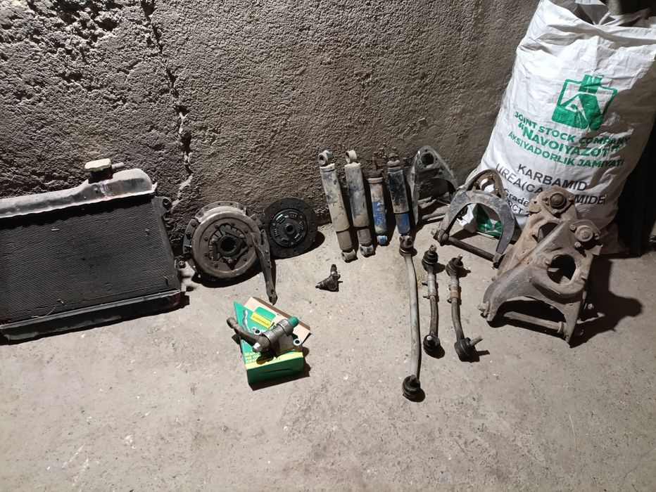 Жигули запчасти.