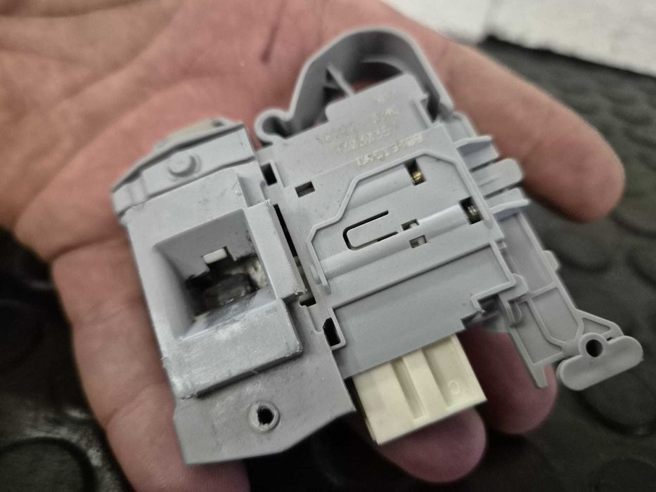 Mecanism blocare usa masina de spalat Candy 43030357 / C29