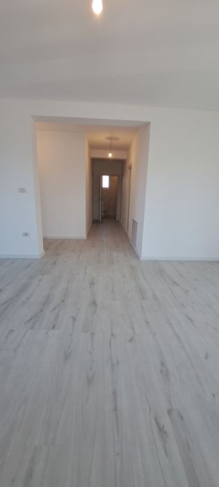 Vand casa individuala