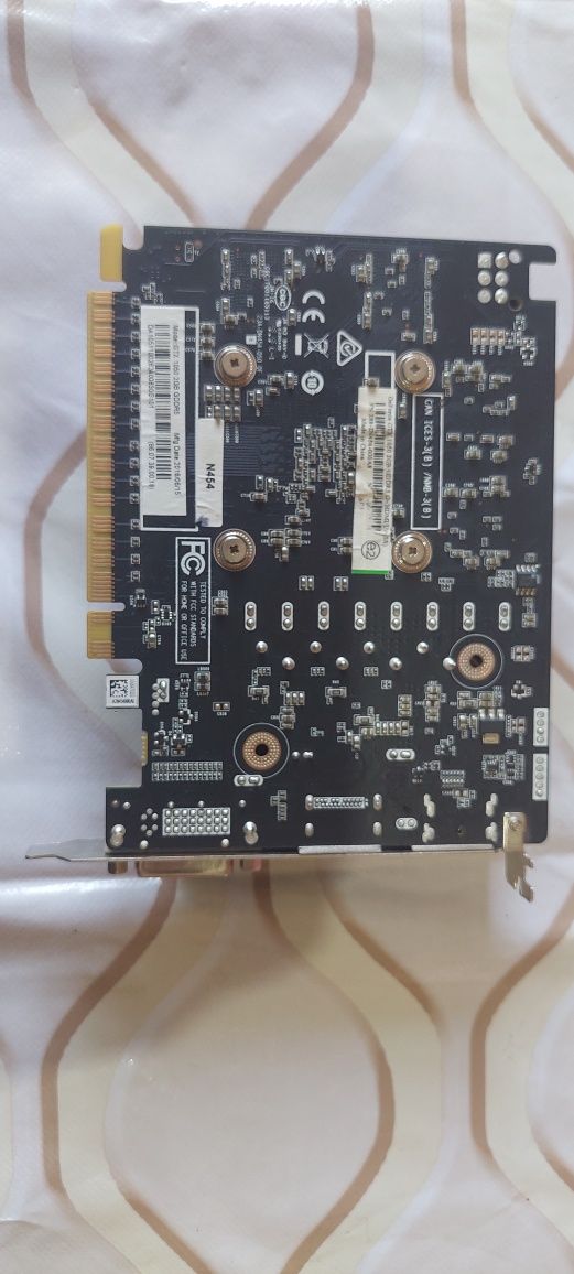 Видеокарта Nvidia GeForce Gtx 1050 2Gb Gddr5.
Работает отлично.