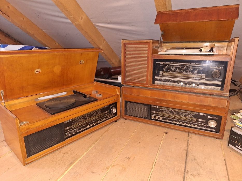 Colectie radiouri vechi Pacific, Traviata, Acord, Univers