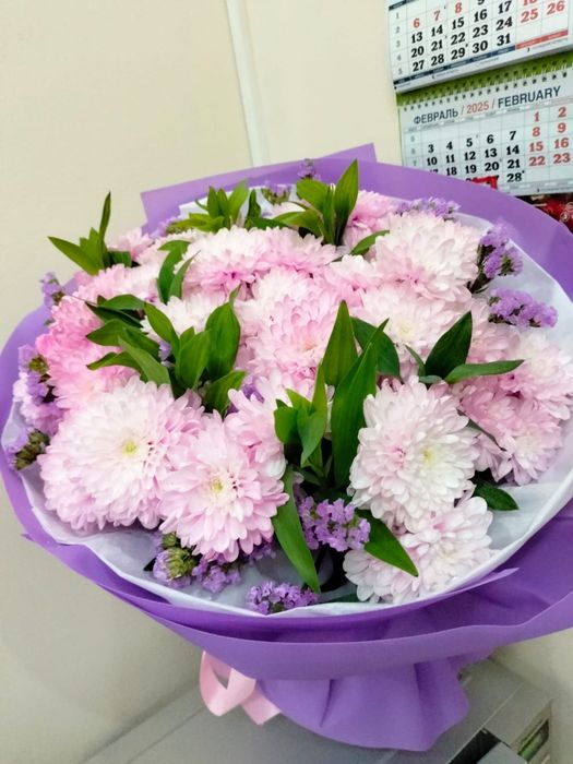 Шикарный букет из хризантем