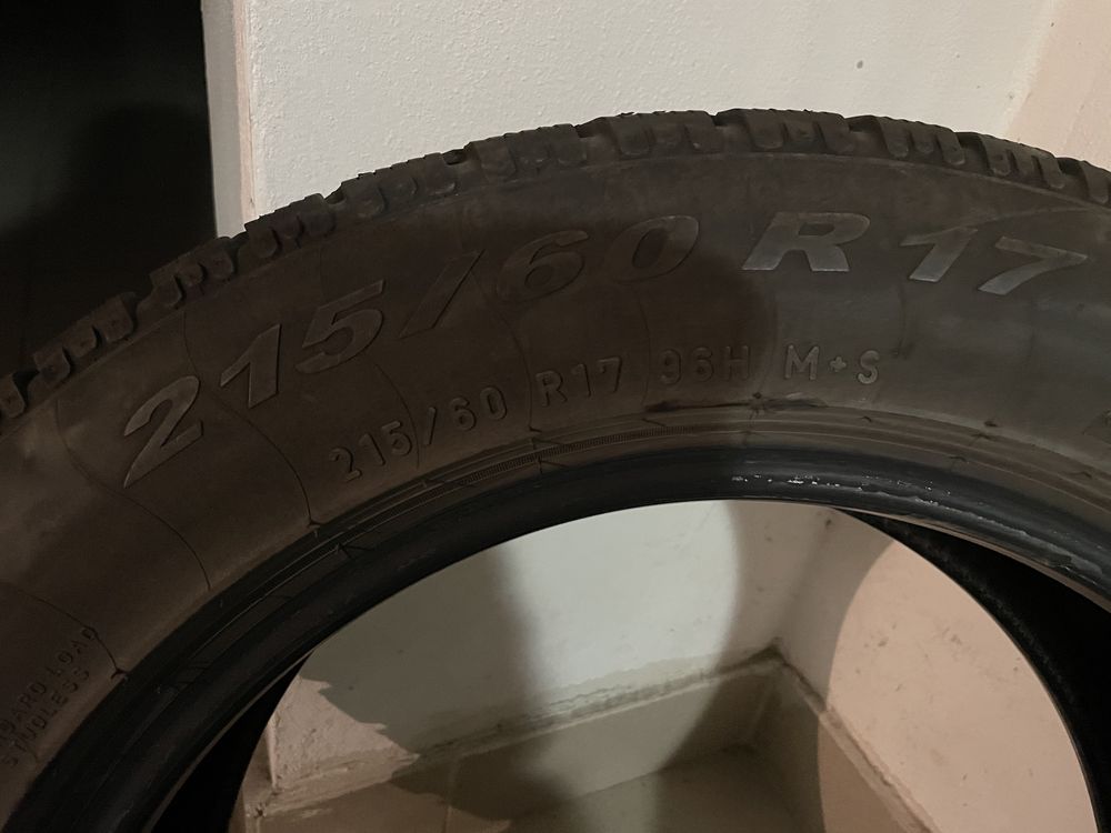 Vand 4 cauciucuri de iarna Pirelli 205 60 R17 96 H