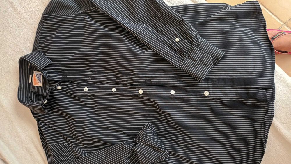 Мъжки ризи размер S. Ризите са запазени, в много добро състояние.