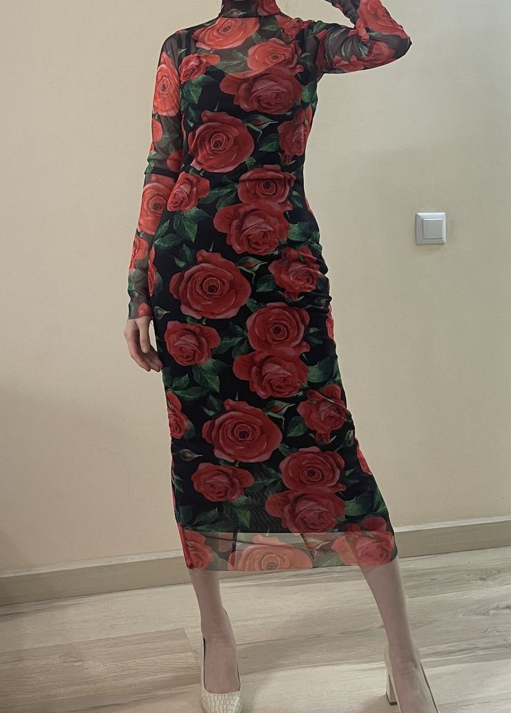 платье с розами