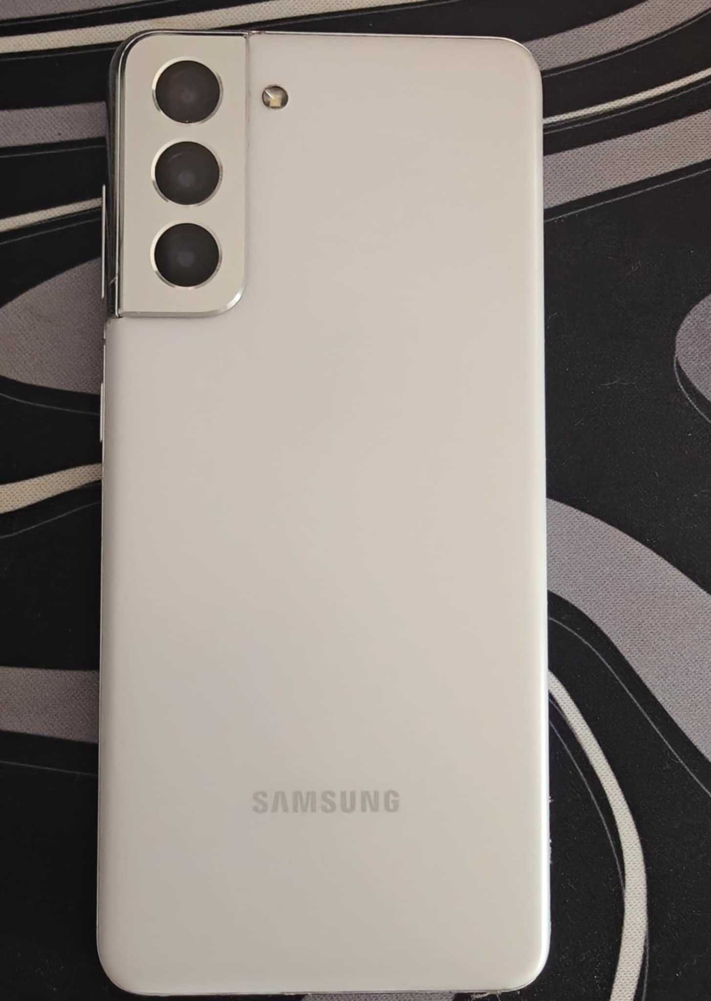 Samsung GalaxyS21  DUAL SIM      256GB 8RAM chipset Snapdragon 888 5G