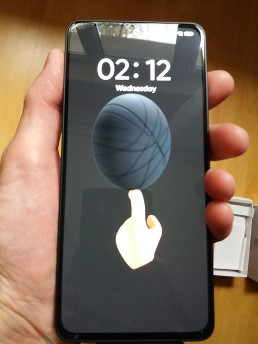 Vând Schimb , Telefon . 512 GB . Cu Snapdragon
