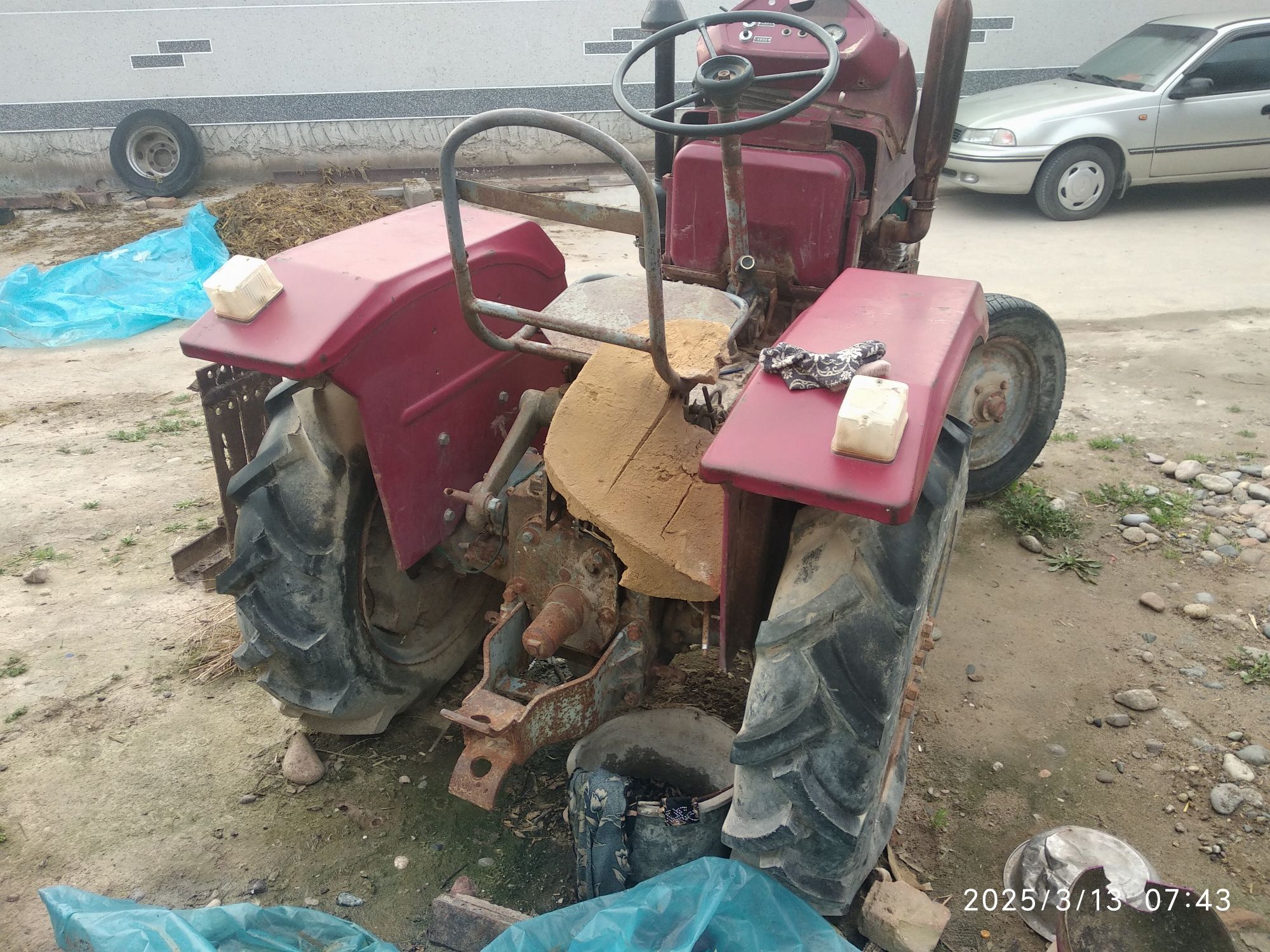 Mini traktor sotiladi