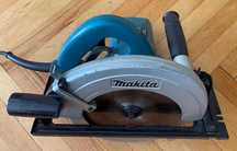Ръчен циркуляр Makita N5900B, 2000 W, O 235 мм 85мм внос от Германия