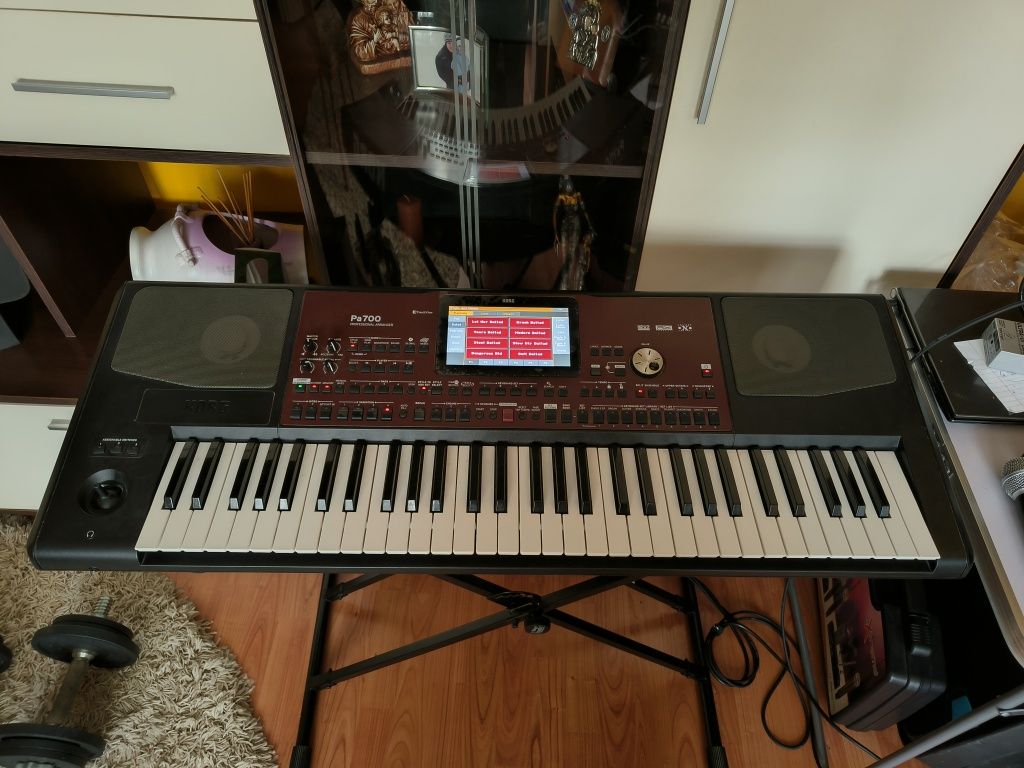 Korg PA 700 impecabila