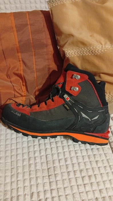 N.43 Високи планински обувки Salewa с Gore-tex + Vibram