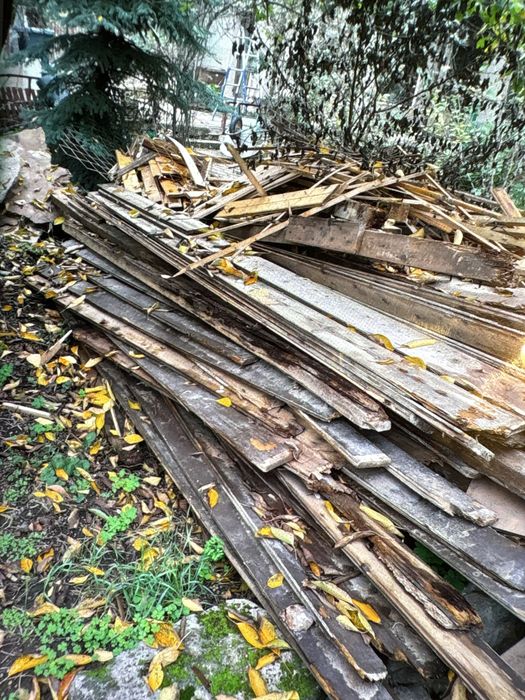 Donez lemne de foc rezultate din demolari