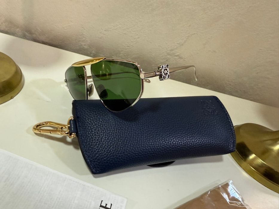 Vand Ochelari de Soare ca si noi