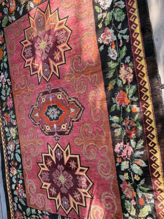 Продается ковер ручной работы