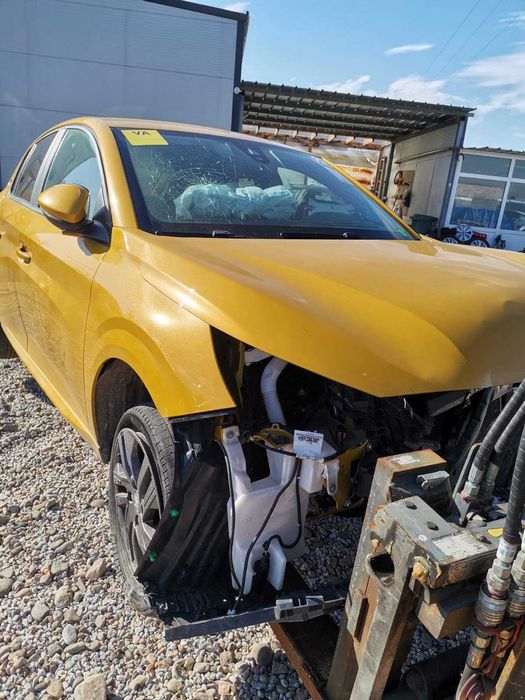 Peugeot 208 1.2 VTI 2021г.