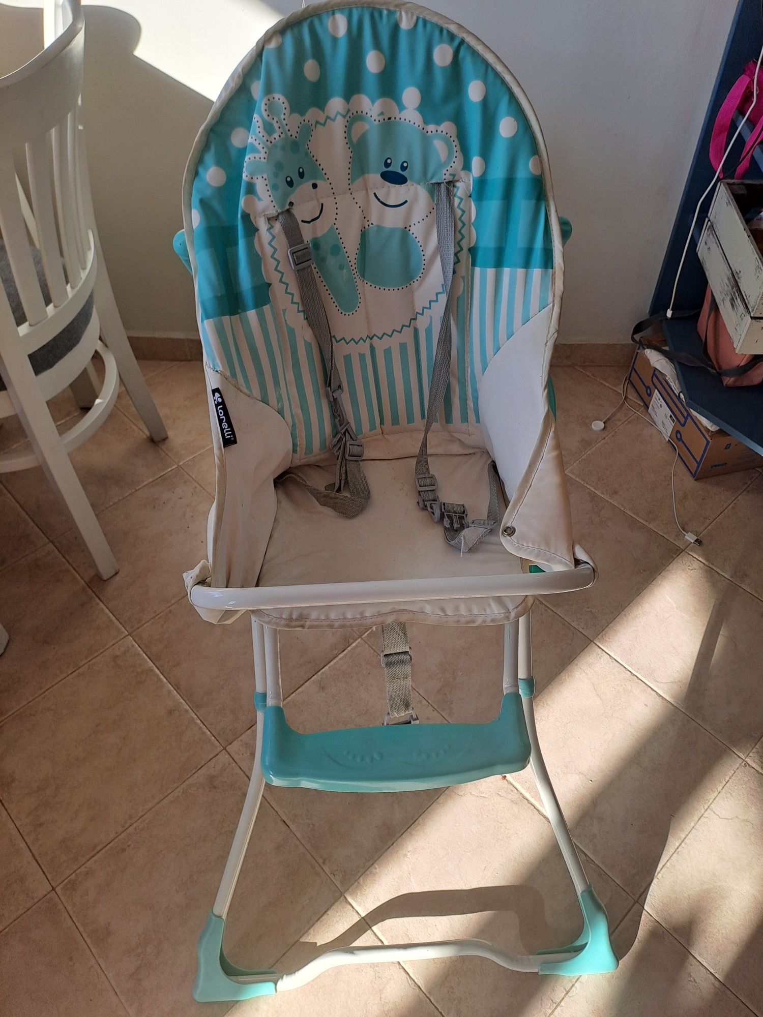 Стол за хранене за бебе