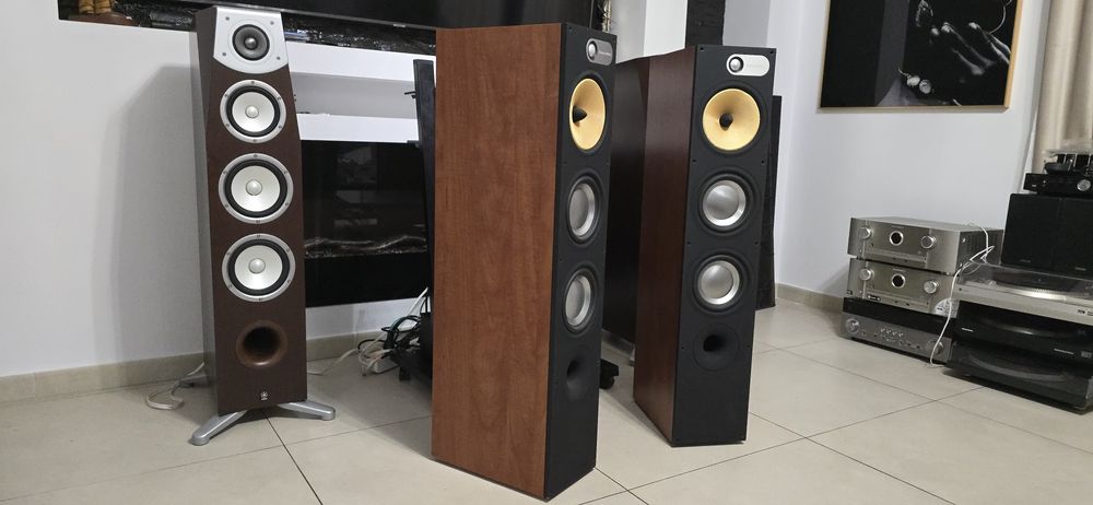 Boxe de podea Bowers & Wilkins B&W 683