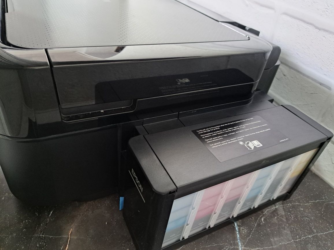 Продам цветной МФУ Epson L850 (идеал, 6 цветов)