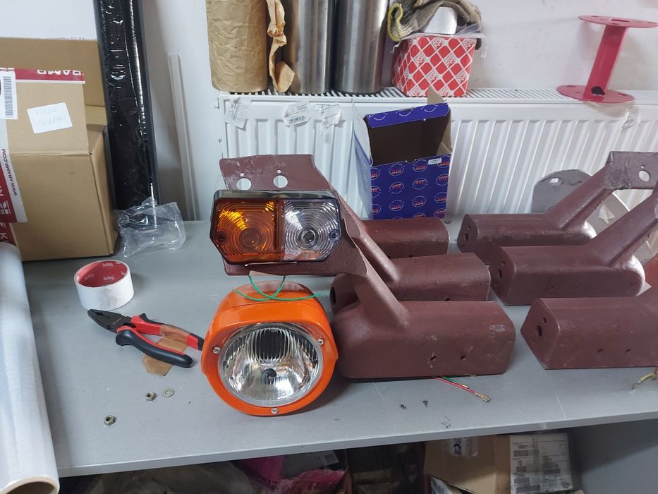Suport cu far și semnalizare tractor u650