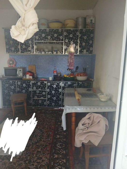 umumiy maydoni 10.89sotox 5 xona +1 ta oshxona  kotta yo'l yaqn