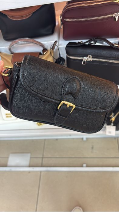 Продам сумку новую брала месяц назад