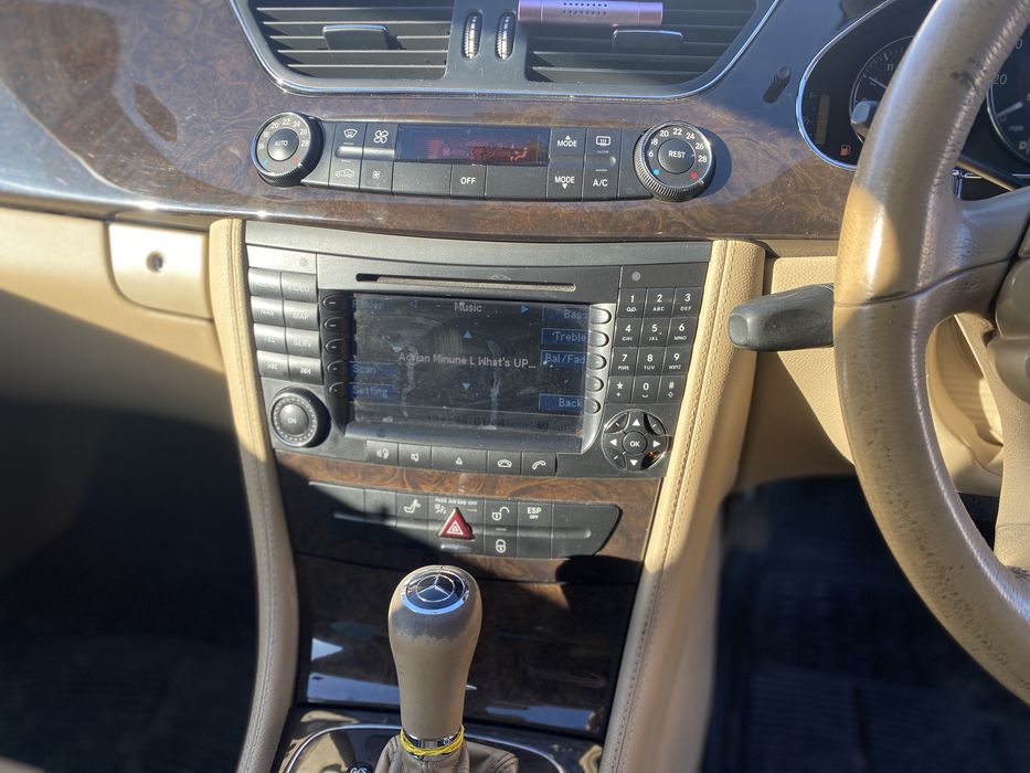 Dezmembrez Mercedes Cls320 w219