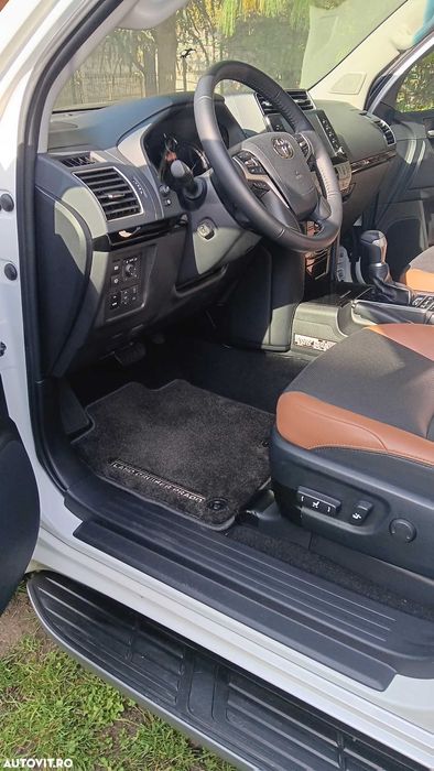 Toyota Land Cruiser 2.8l D 204 CP Luxury Black Matte Edition Preț NET
