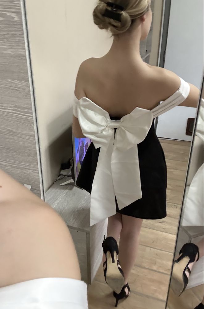 Къса рокля Lavish Avy