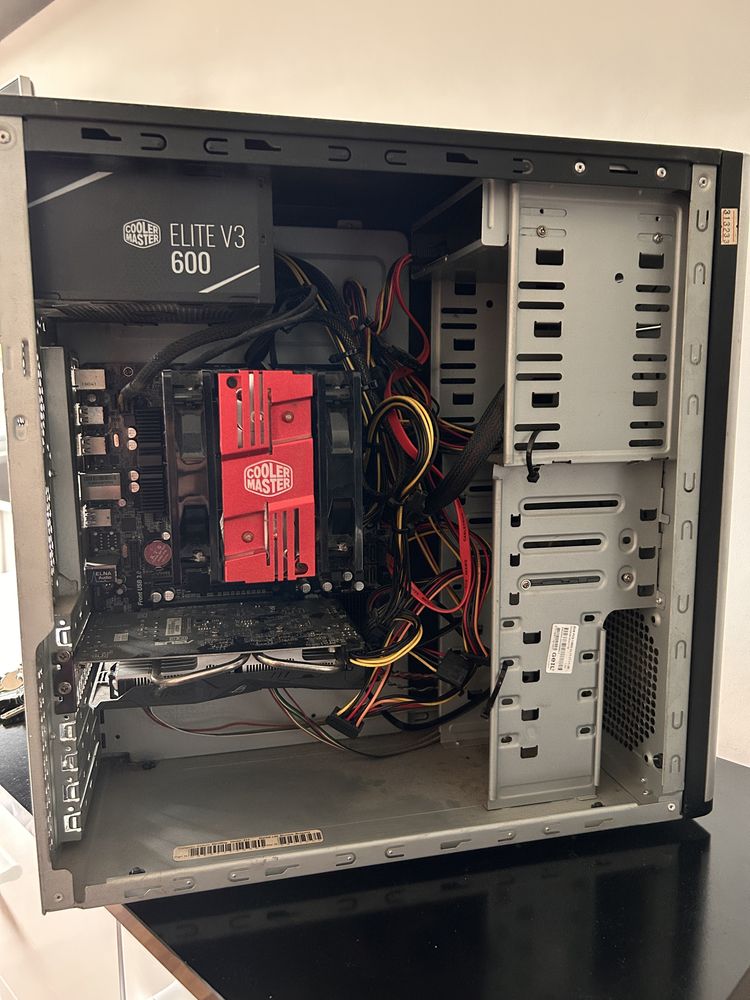 Геймърски компютър ам3+, RX 560, SSD 120gb, 8GB Ram