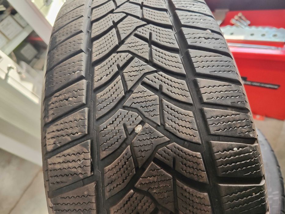 4бр.зимни гуми 225/60/18 Dunlop