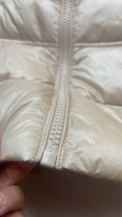 Дамско златисто яке GUESS