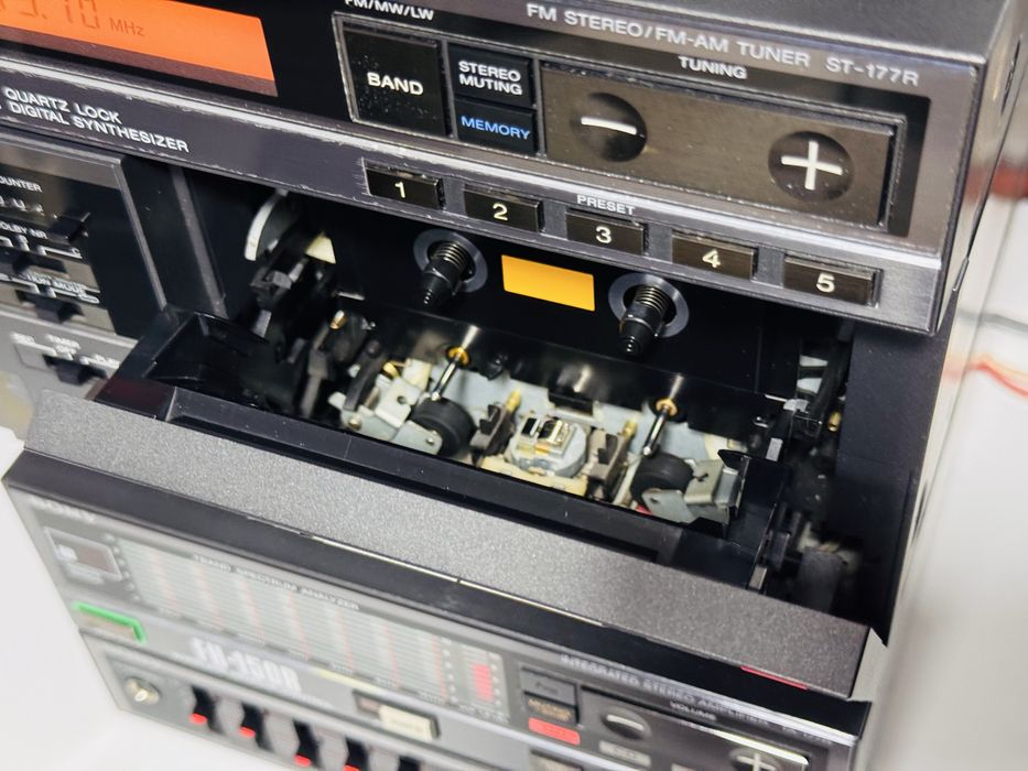 Linie midi SONY FH-150R,deck auto-reverse,telecomandă,egalizator,40W/c