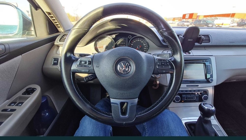 Vând passat 2.0 an 2010 ultima ediție!
