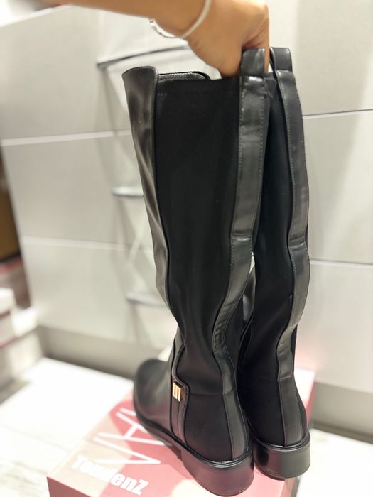 Дамски черни ботуши