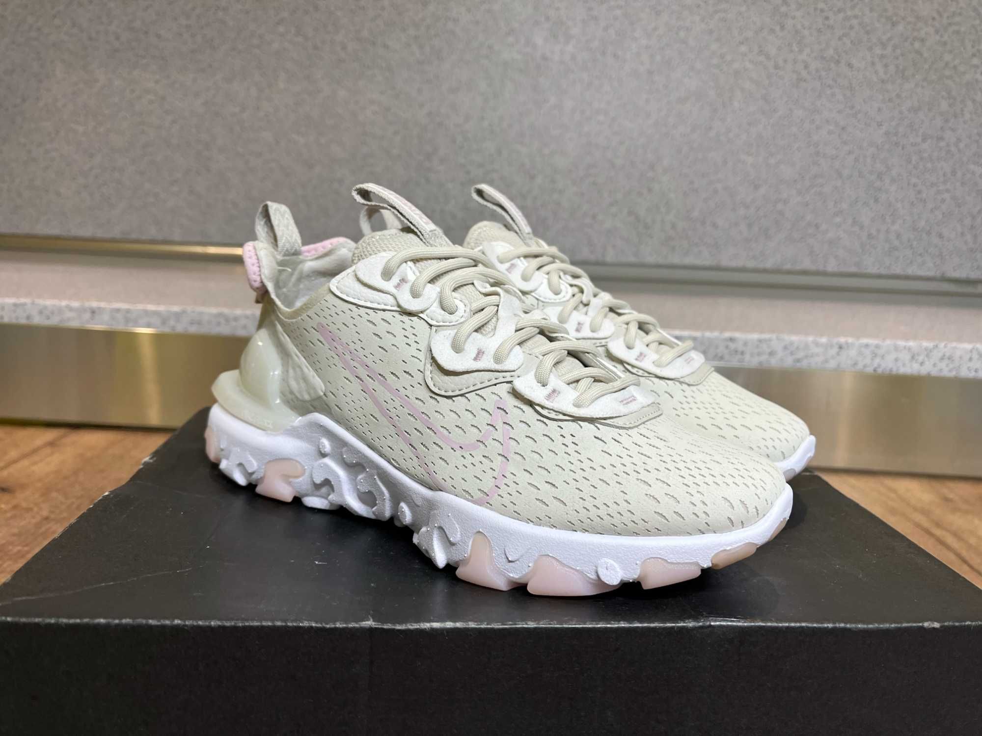 ОРИГИНАЛНИ *** Nike React Vision / Light Bone Regal Pink