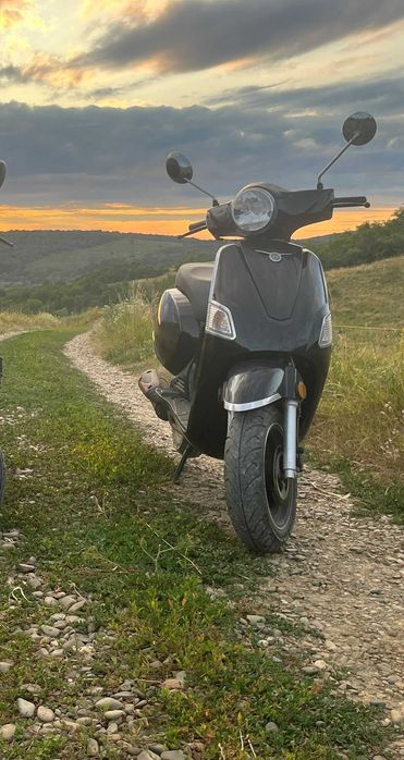 Vând scuter Beeline 49cc an 2018