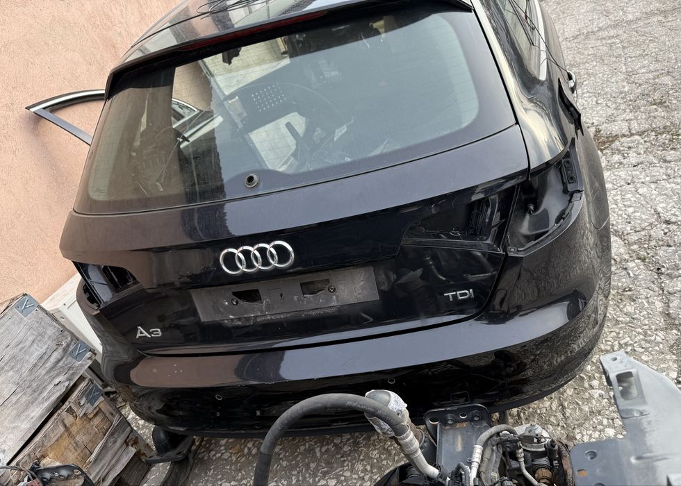 Оригинален заден капак със стъкло за Audi A3 8v 2012+