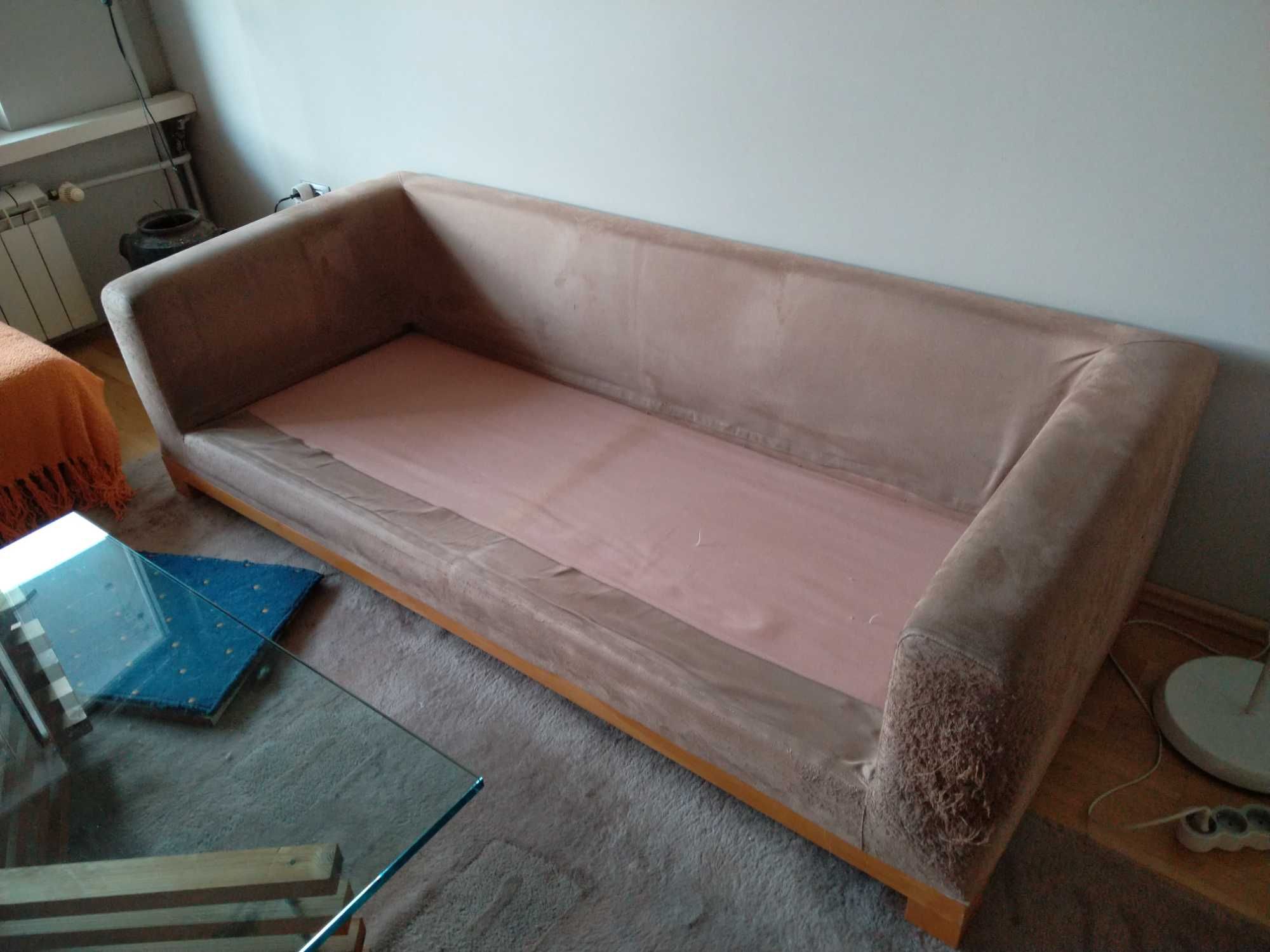 Продавам използван диван тройка