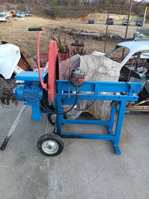 Машина за рязане на дърва