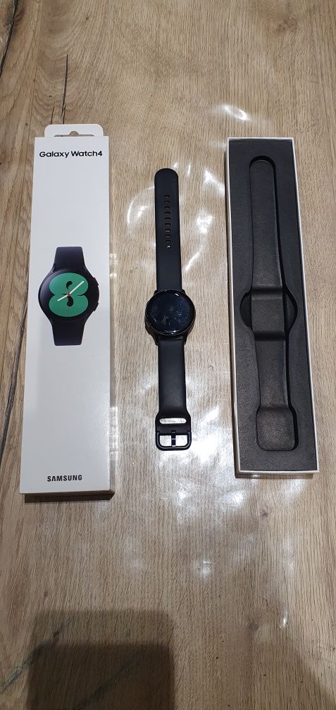 Продам Galaxy watch 4