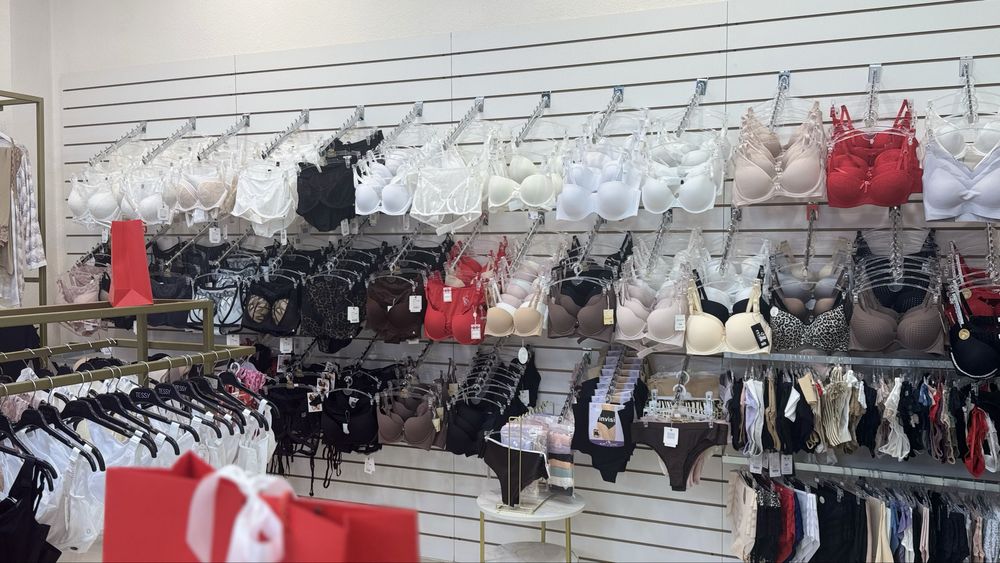 Продам бутик нижнего белья с товаром и оборудованием