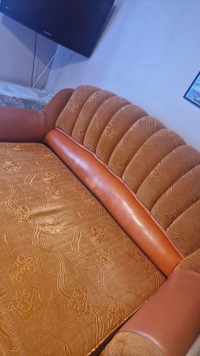 Vând canapea extensibila