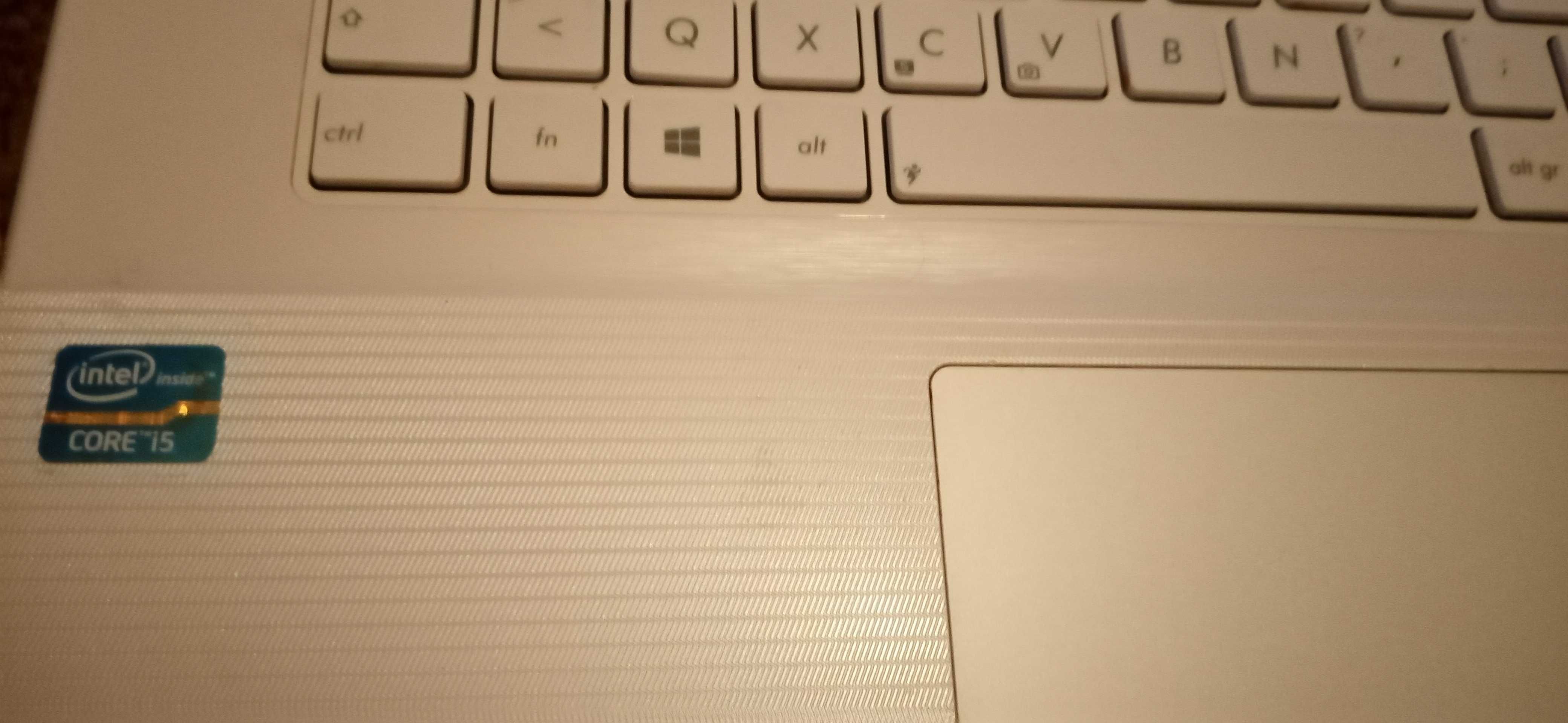 Продавам Лап топ asus x75a