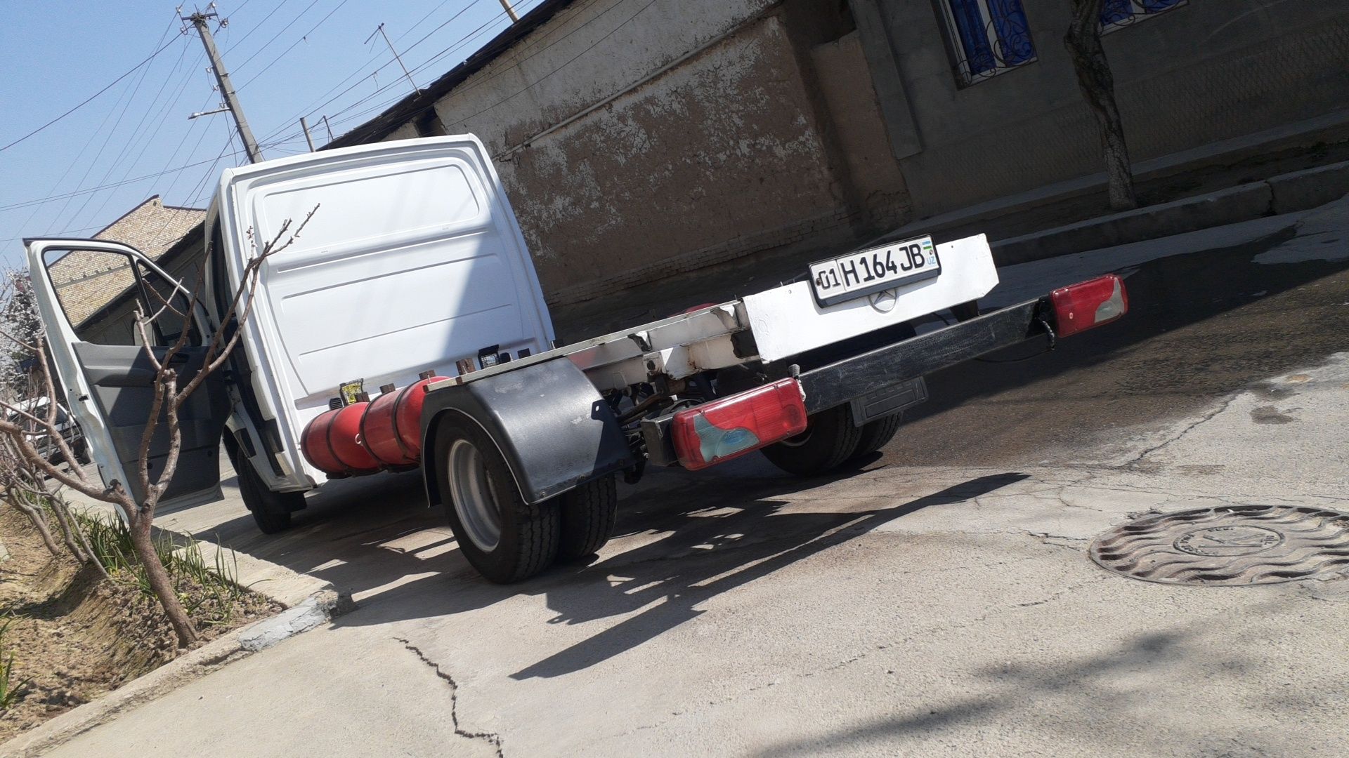 Mersades-Bens Sprinter 2007 yil 113 mator benzin gaz, xoladi zor