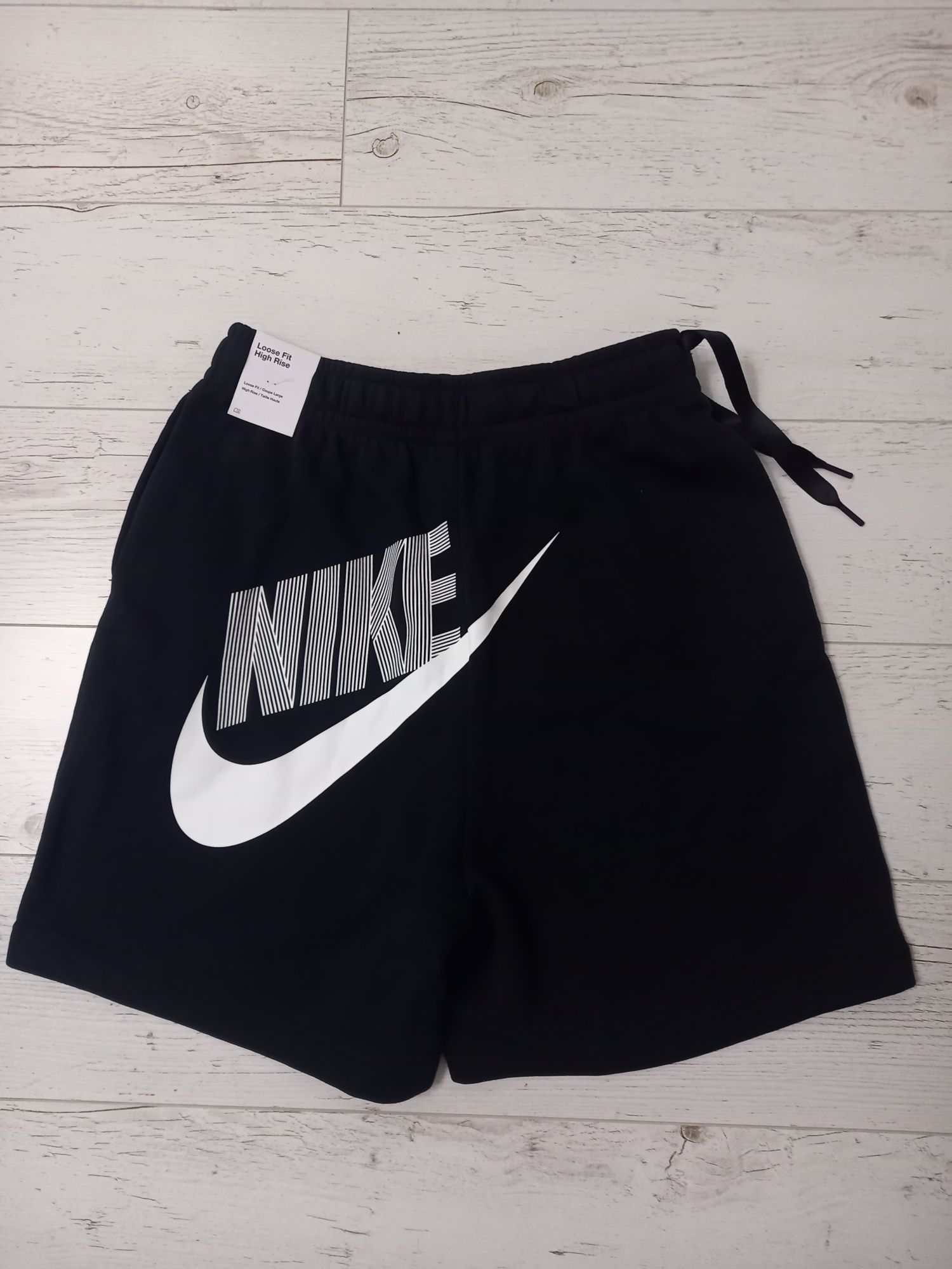 Nike-Ориг.дамски къси панталони Нови!!!