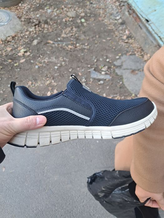 Продам летнюю обувь 43р за 5000тенге почти новая