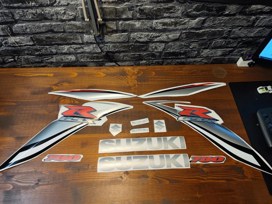 Stickere Oracal compatibile Suzuki Gsxr k5 k6 k7 k8 k9  600 750 1000
